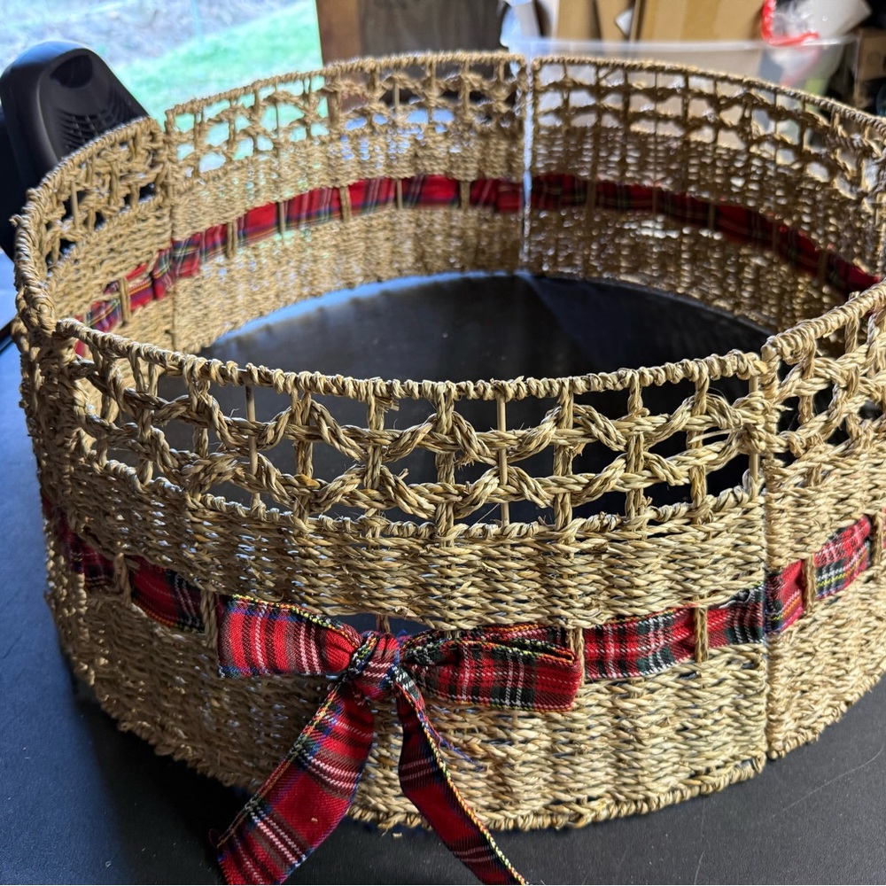 Woven Christmas tree collar with Red Plaid Ribbon 🎁